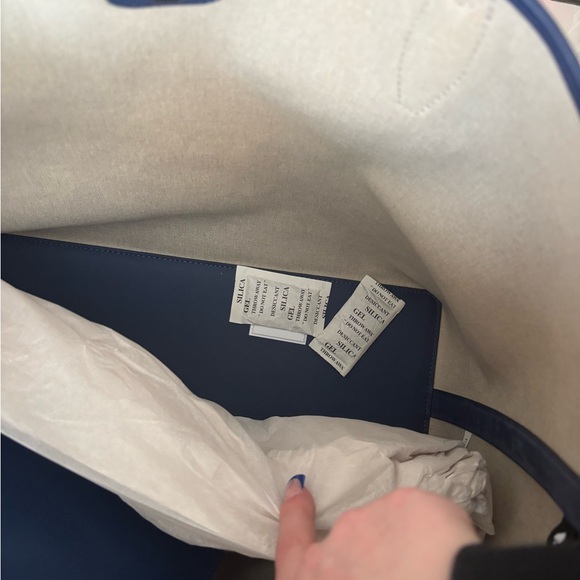 Large Kate Spade Tote - Picture 6 of 10